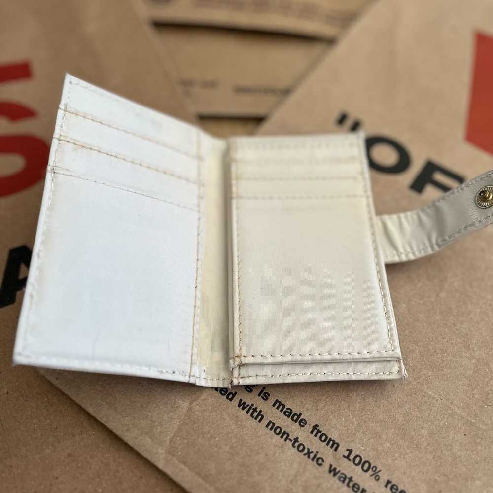 Wallet - Picture 4 of 9